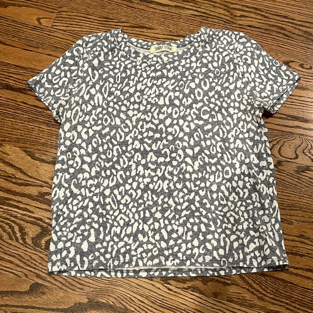 Sunday Stevens/Mixology gray cheetah T-shirt size Small